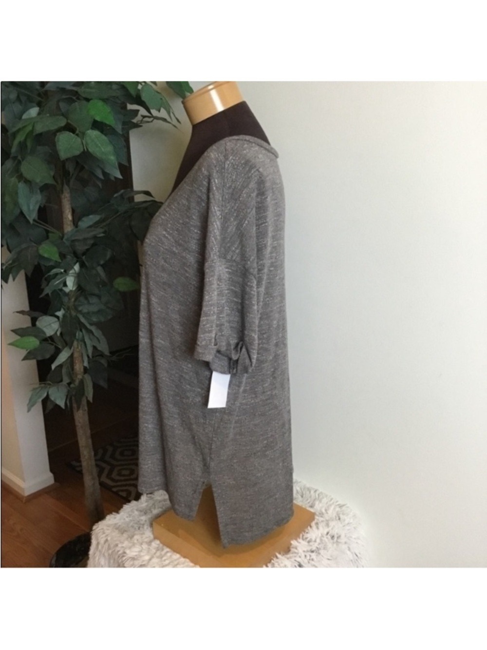Mudd Boxy V-Neck Hacci Tee Gray Marled High Low Slit Hem Top Size Large - Picture 3 of 14